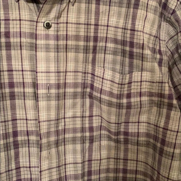Men’s large wrinkle free button down - Picture 3 of 4